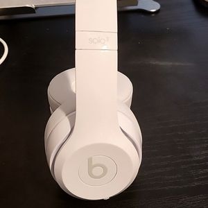 🌟 Like New 🌟 Beats by Dr. Dre Solo3